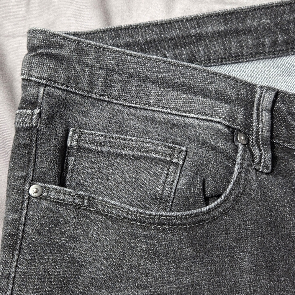 Lane Bryant Signature Fit Mid Rise Skinny Black Jeans Plus Size 26P EUC - Picture 3 of 9